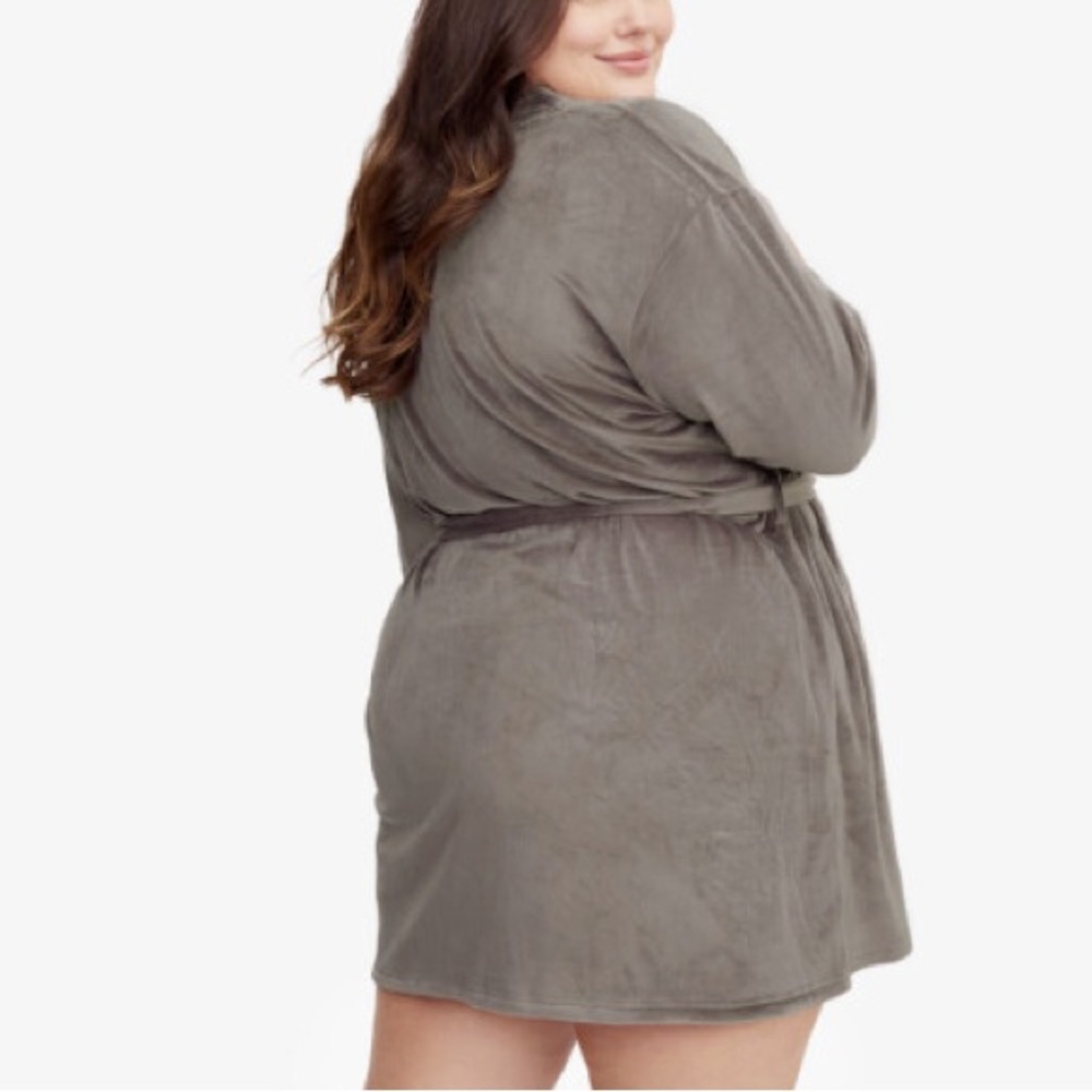 🆕Splendid – Velour Robe – Cozy Gray Belted Robe - Picture 4 of 7